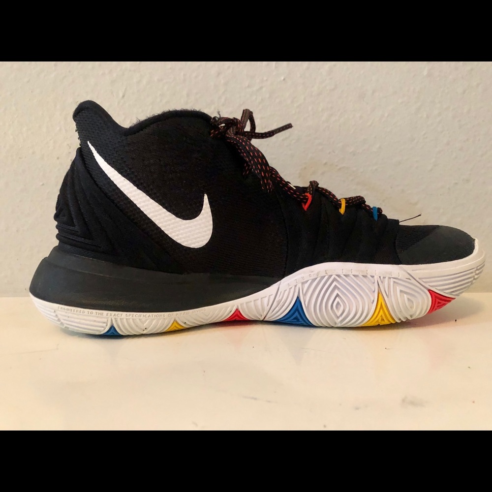 Kyrie X Friends shoes. Size 8 men.